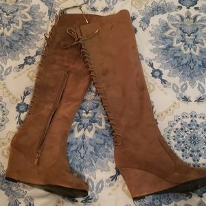 Wedge boots
